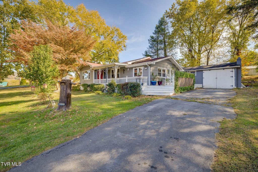 Photo of 106 Payne Street, Elizabethton, TN 37643 (MLS # 9987612)