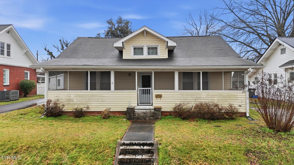 Photo of 1017 Catawba Street, Kingsport, TN 37660 (MLS # 9991444)