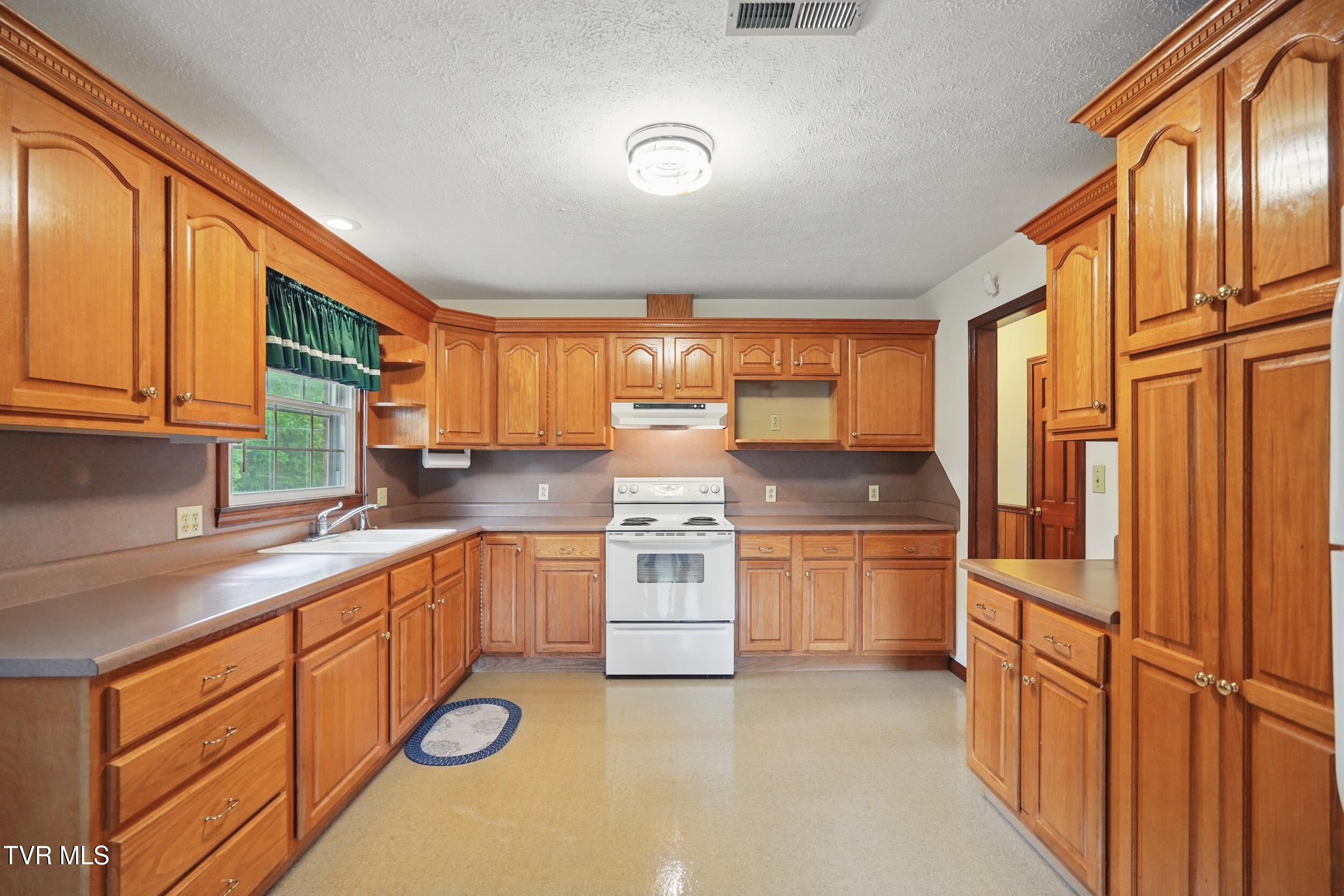 2153 Daniel Boone Road, Gate City, Virginia image 11