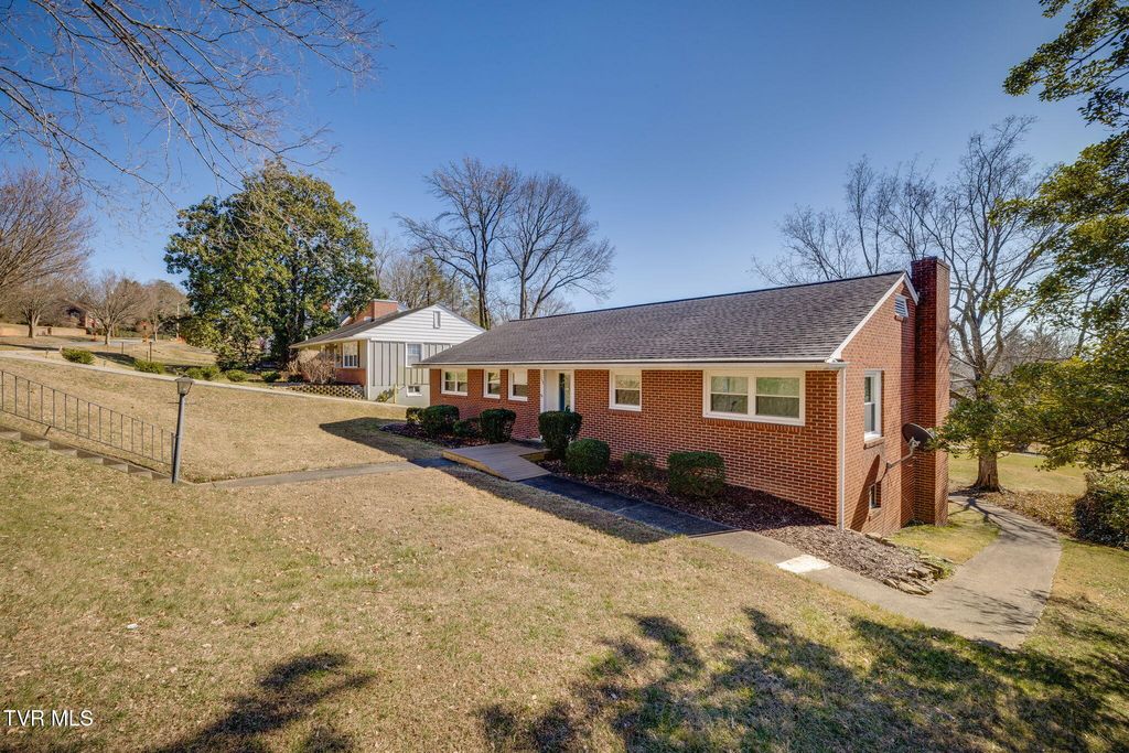 Photo of 1109 Watauga Street, Kingsport, TN 37660 (MLS # 9991322)