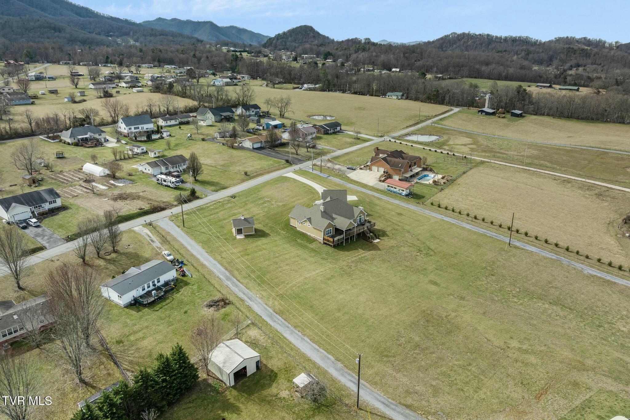 132 Hamilton Rd Road, Elizabethton, Tennessee image 12