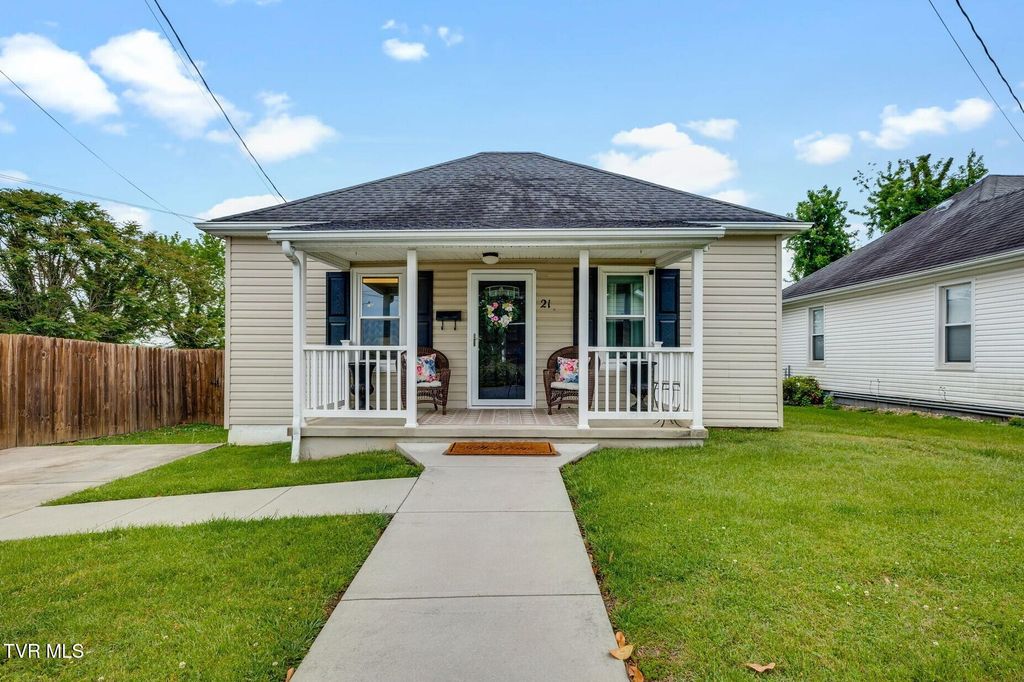 Photo of 21 16th Street, Bristol, TN 37620 (MLS # 9995071)