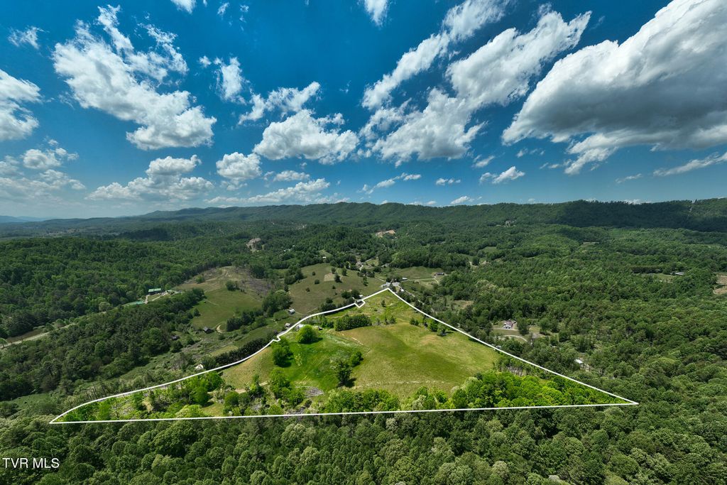Photo of 856 Shingletown Tract 1 Road, Mountain City, TN 37683 (MLS # 9995702)