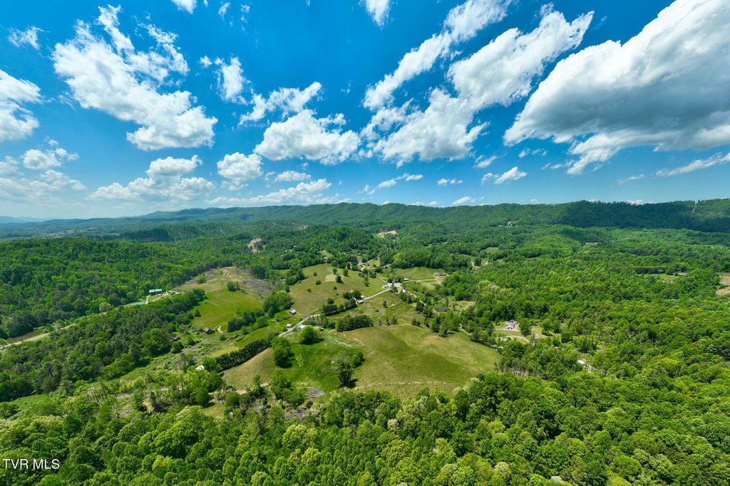 Photo of 856 Shingletown Tract 1 Road, Mountain City, TN 37683 (MLS # 9995702)