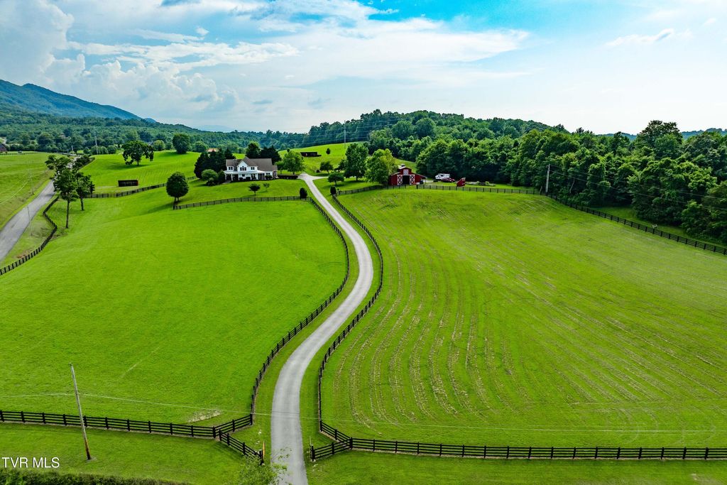 Photo of 330 Sea Biscuit Court, Johnson City, TN 37604 (MLS # 9991917)