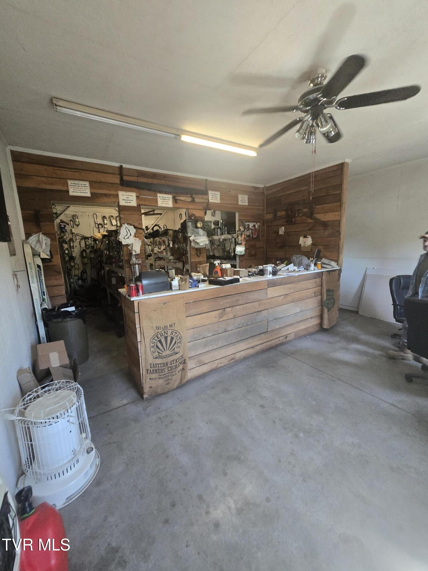 1802 Highway 81