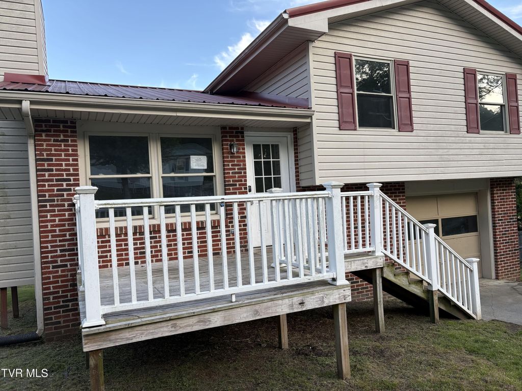 Photo of 102 Jones Circle, Erwin, TN 37650 (MLS # 9996164)