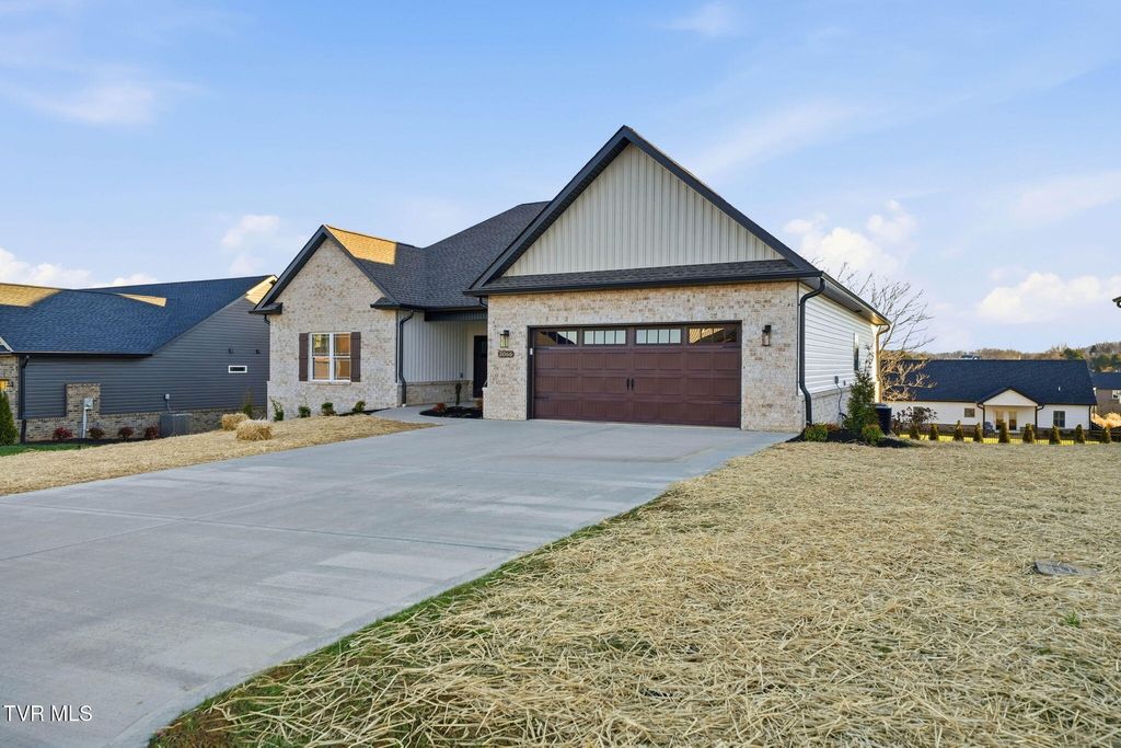 Photo of 3066 Sawgrass Drive, Jonesborough, TN 37659 (MLS # 9990432)