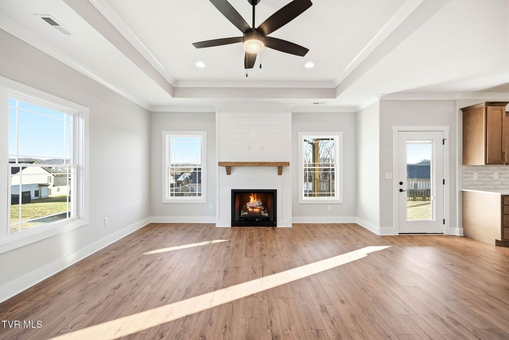 Photo of 3066 Sawgrass Drive, Jonesborough, TN 37659 (MLS # 9990432)