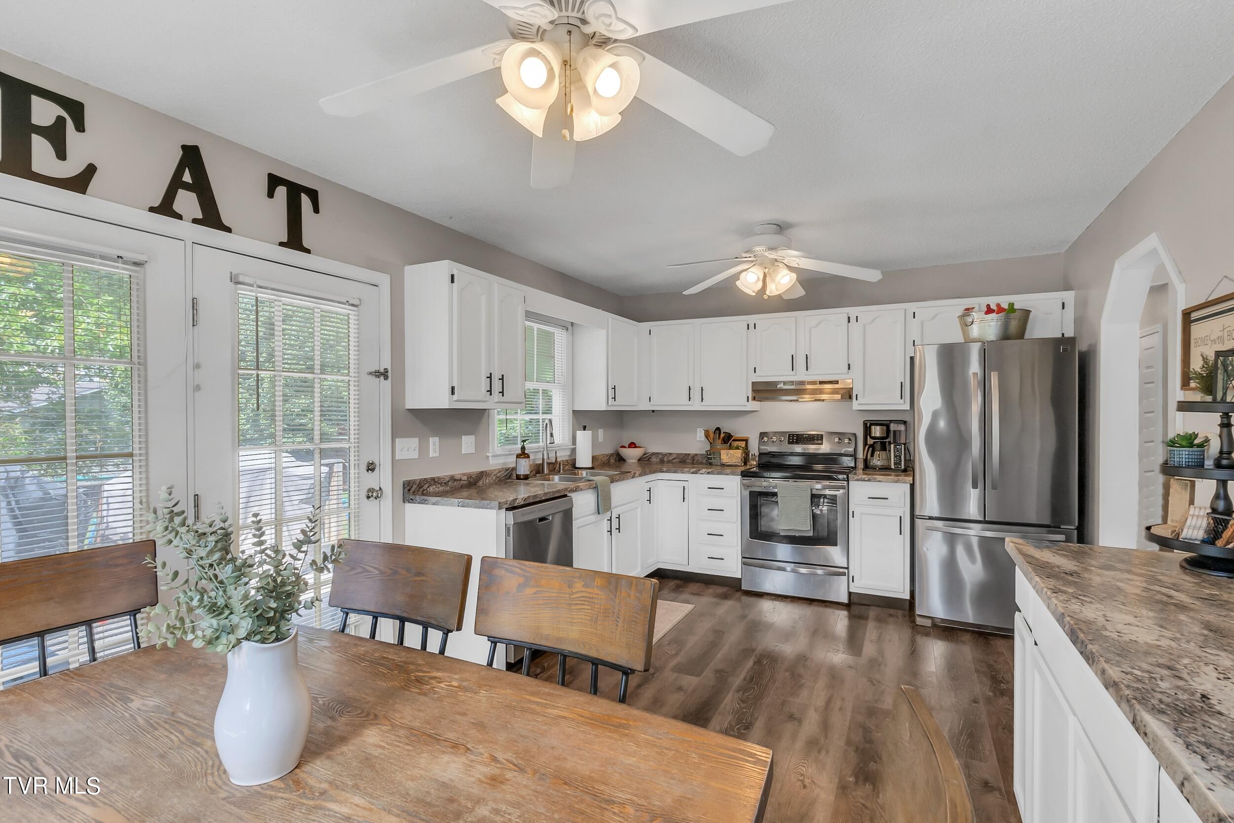 219 Grandview Street, Mount Carmel, Tennessee image 10