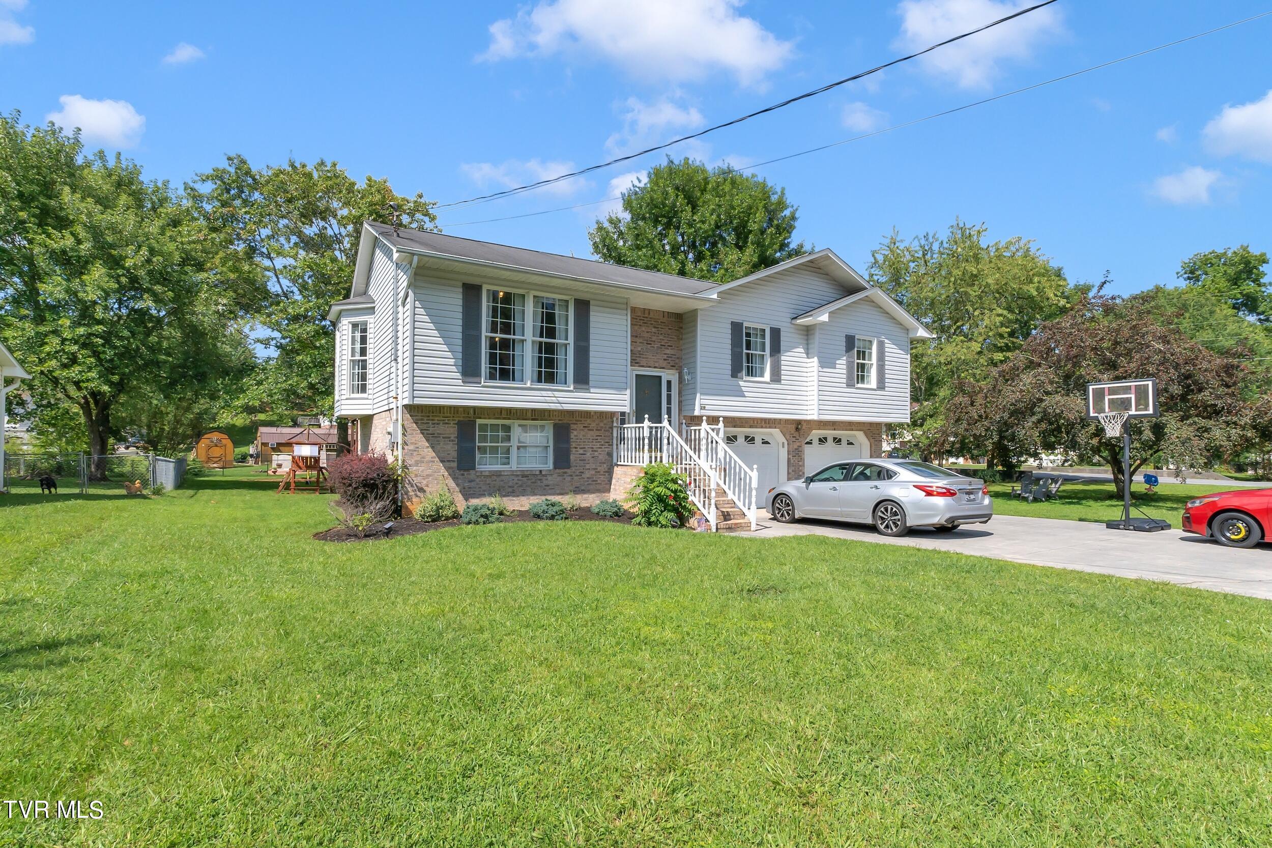 219 Grandview Street, Mount Carmel, Tennessee image 2