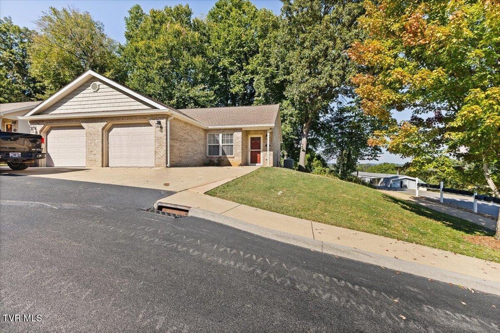 Photo of 163 Browns Road #102, Johnson City, TN 37615 (MLS # 10000516)