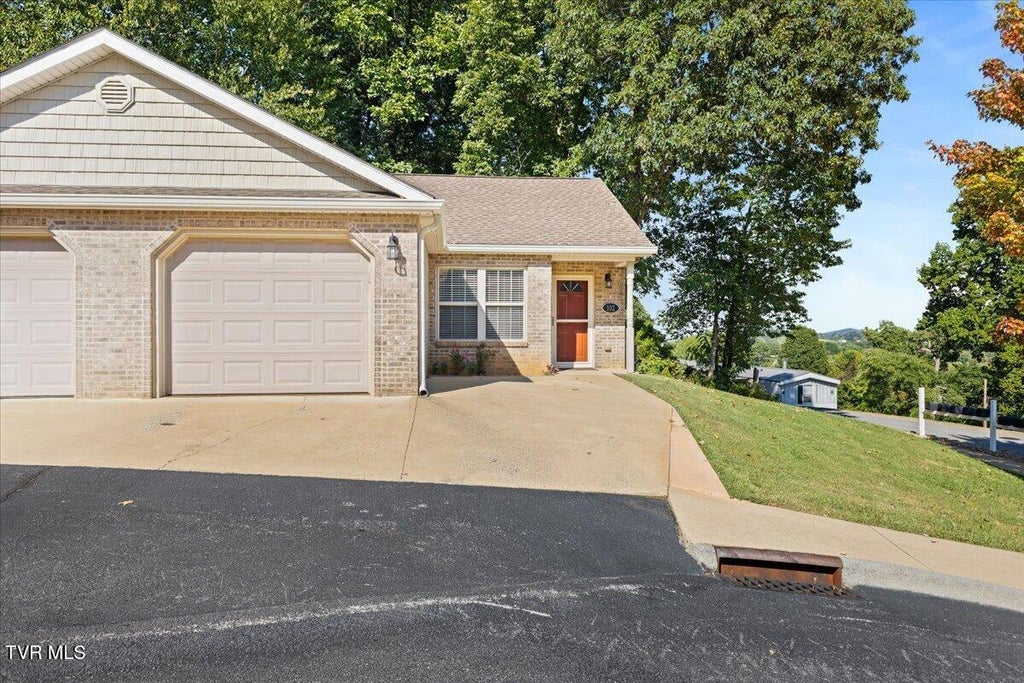 Photo of 163 Browns Road #102, Johnson City, TN 37615 (MLS # 10000516)