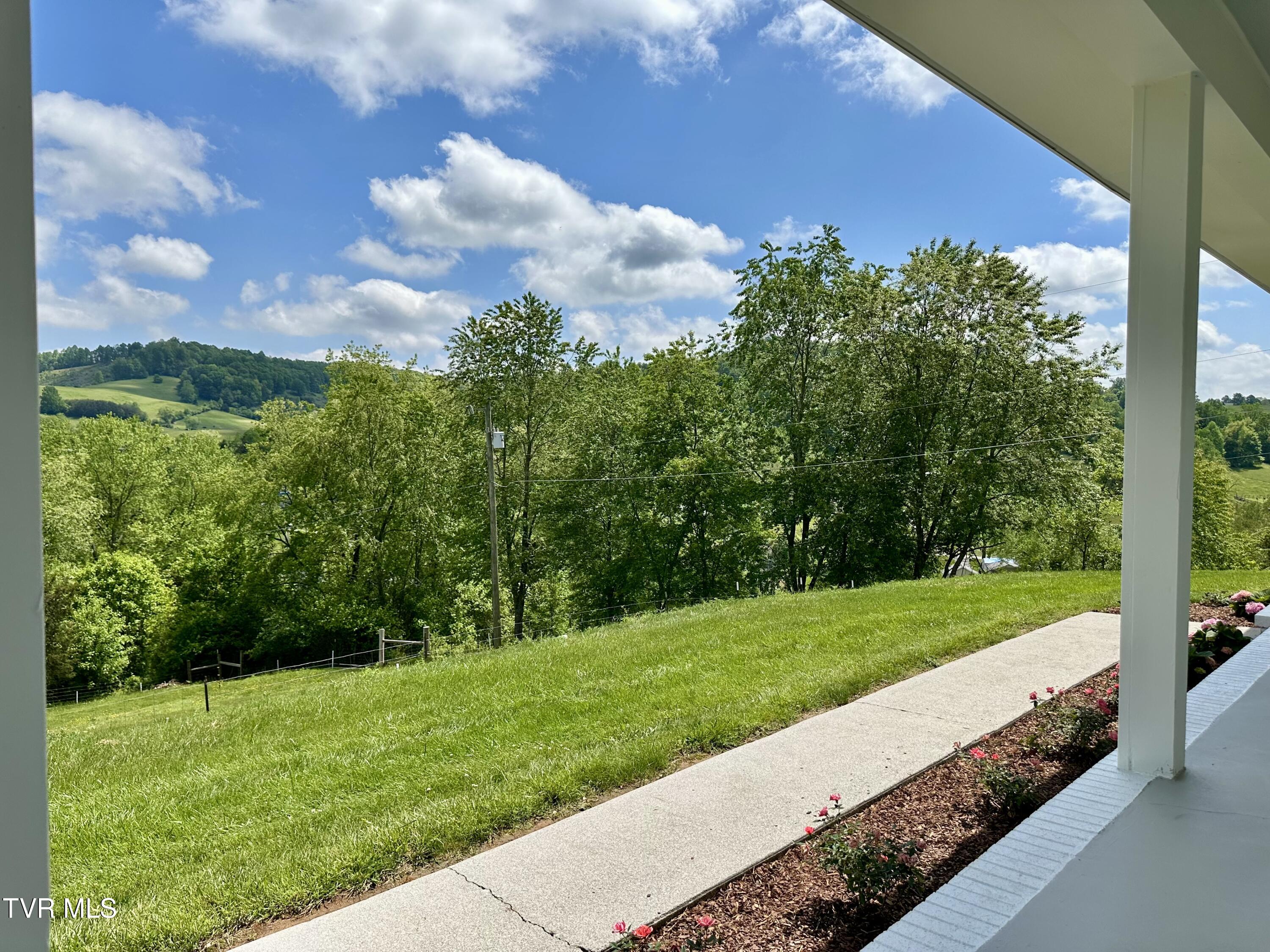 8467 Rich Valley Road, Bristol, Virginia image 18