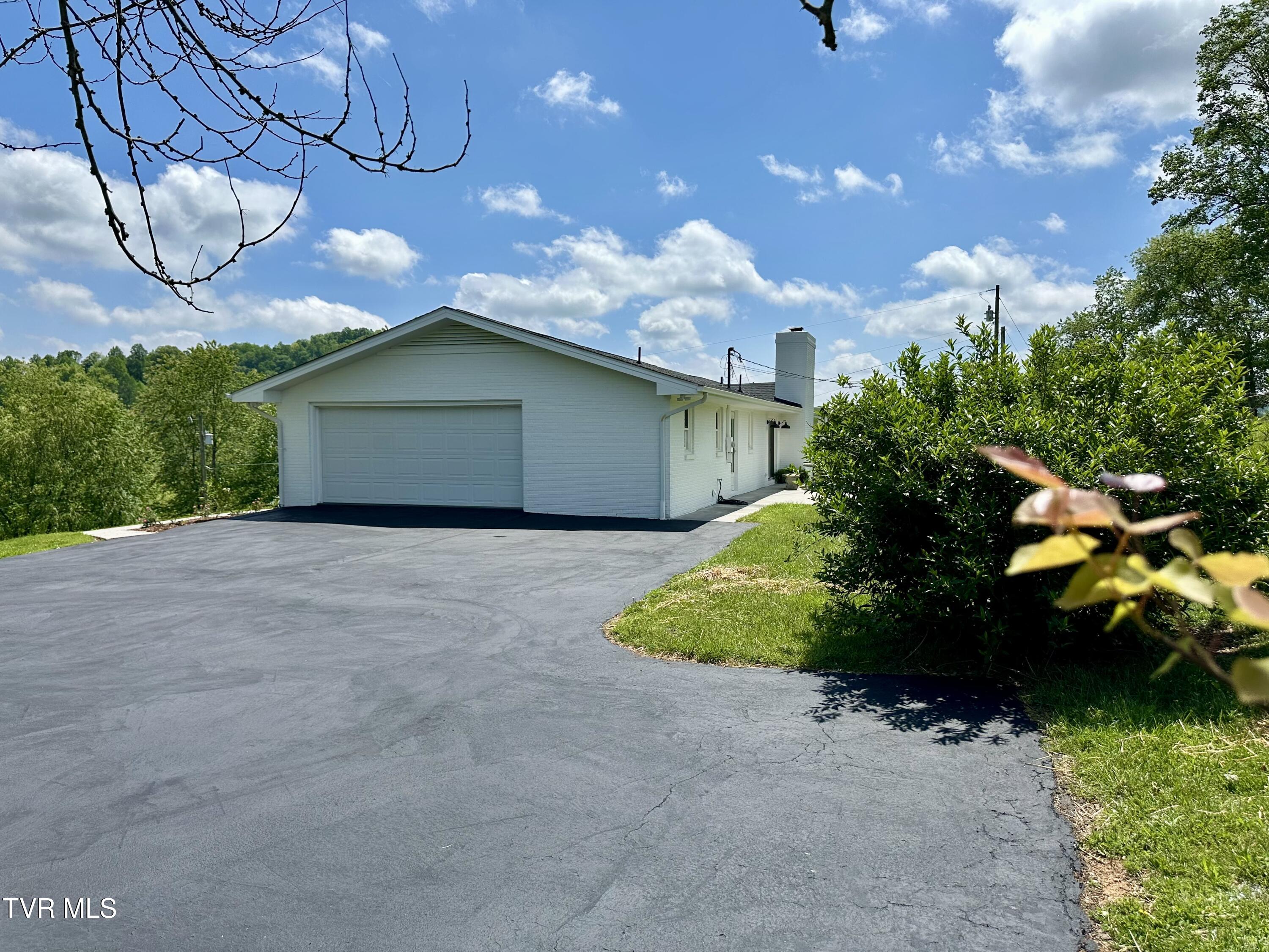8467 Rich Valley Road, Bristol, Virginia image 12