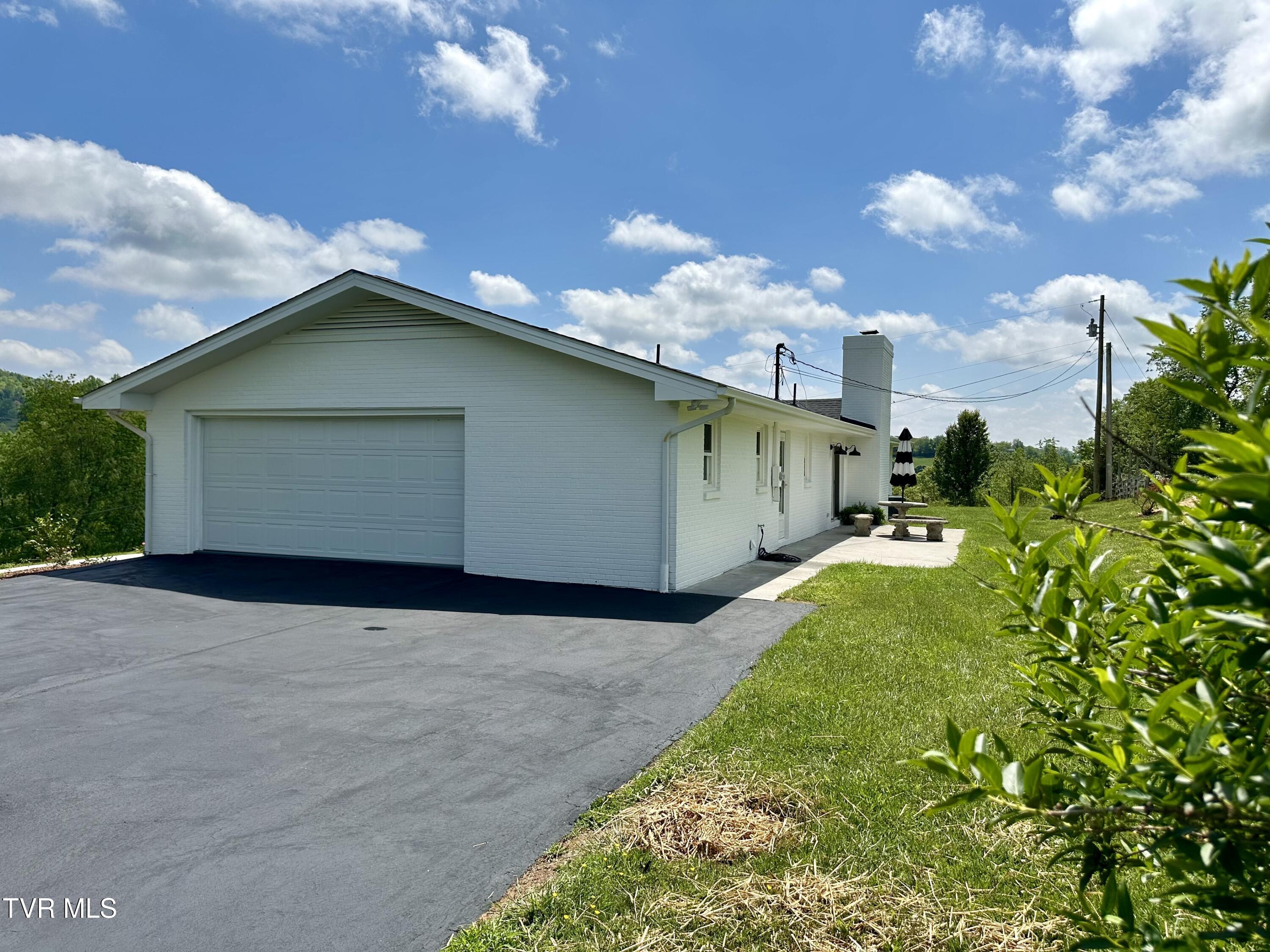 8467 Rich Valley Road, Bristol, Virginia image 10