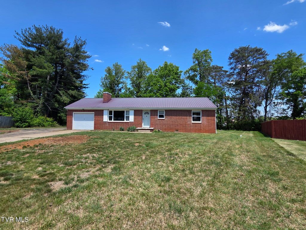 Photo of 408 Circle Heights Drive, Greeneville, TN 37745 (MLS # 9994407)