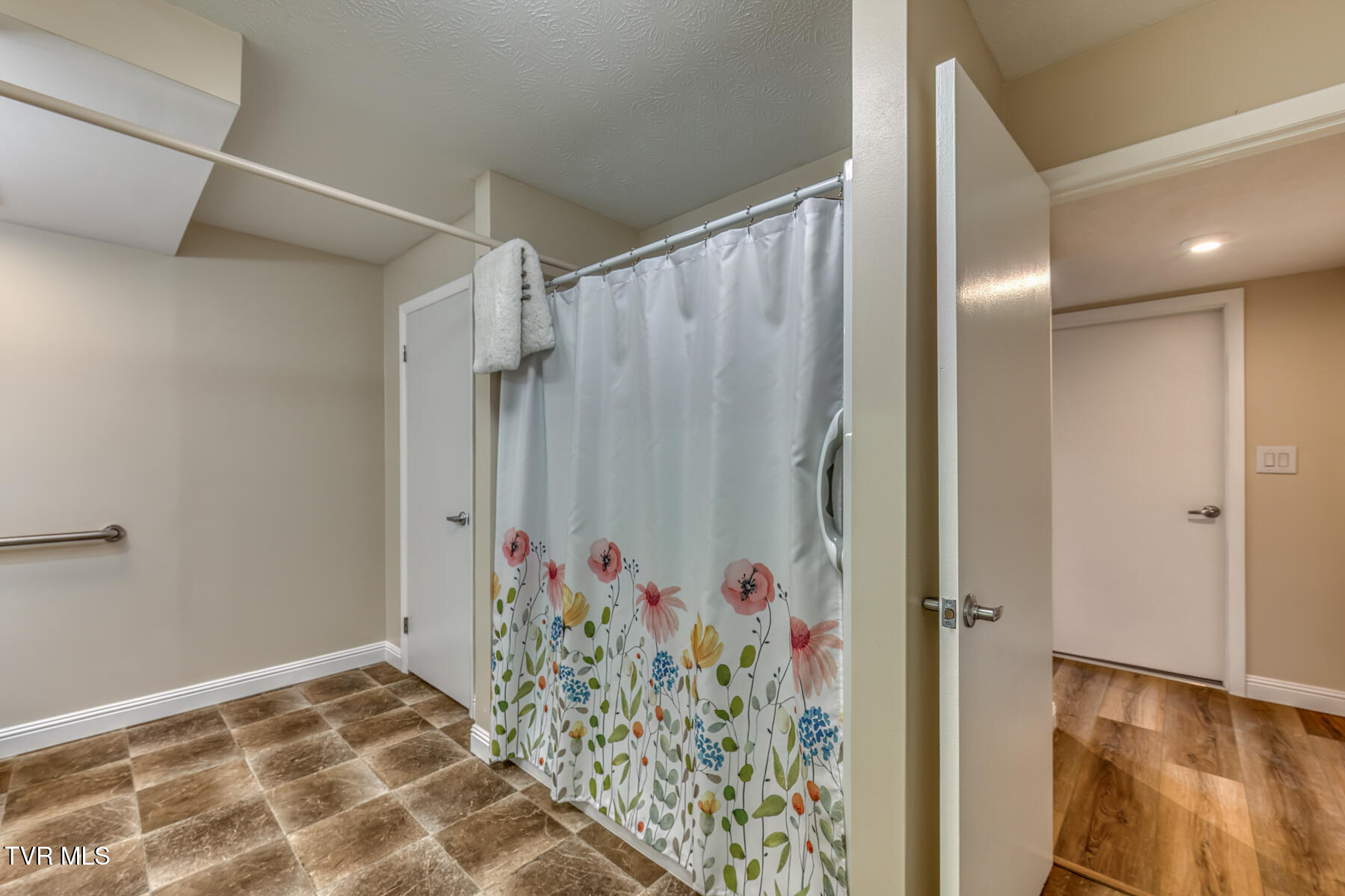 2532 Essex Drive, Kingsport, Tennessee image 43