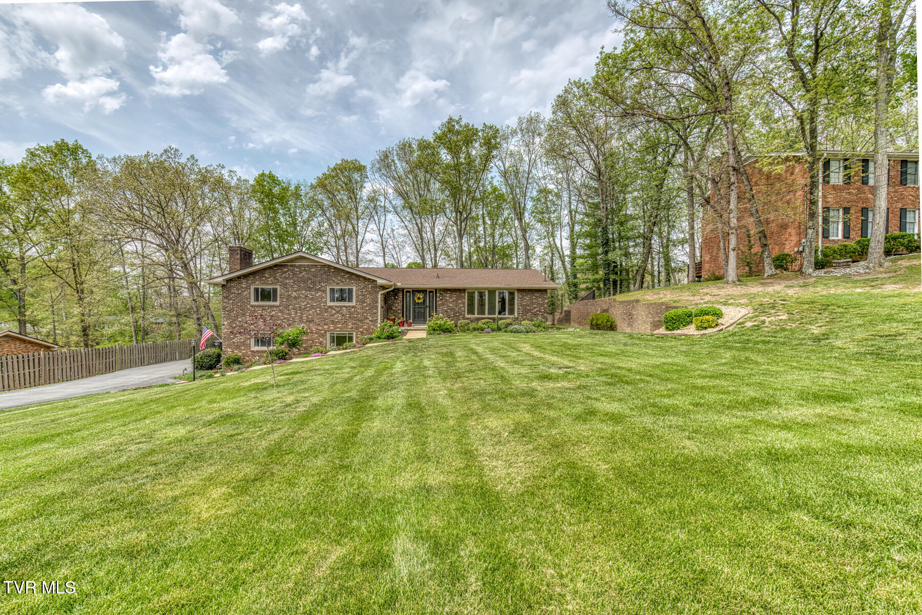 2532 Essex Drive, Kingsport, Tennessee image 4