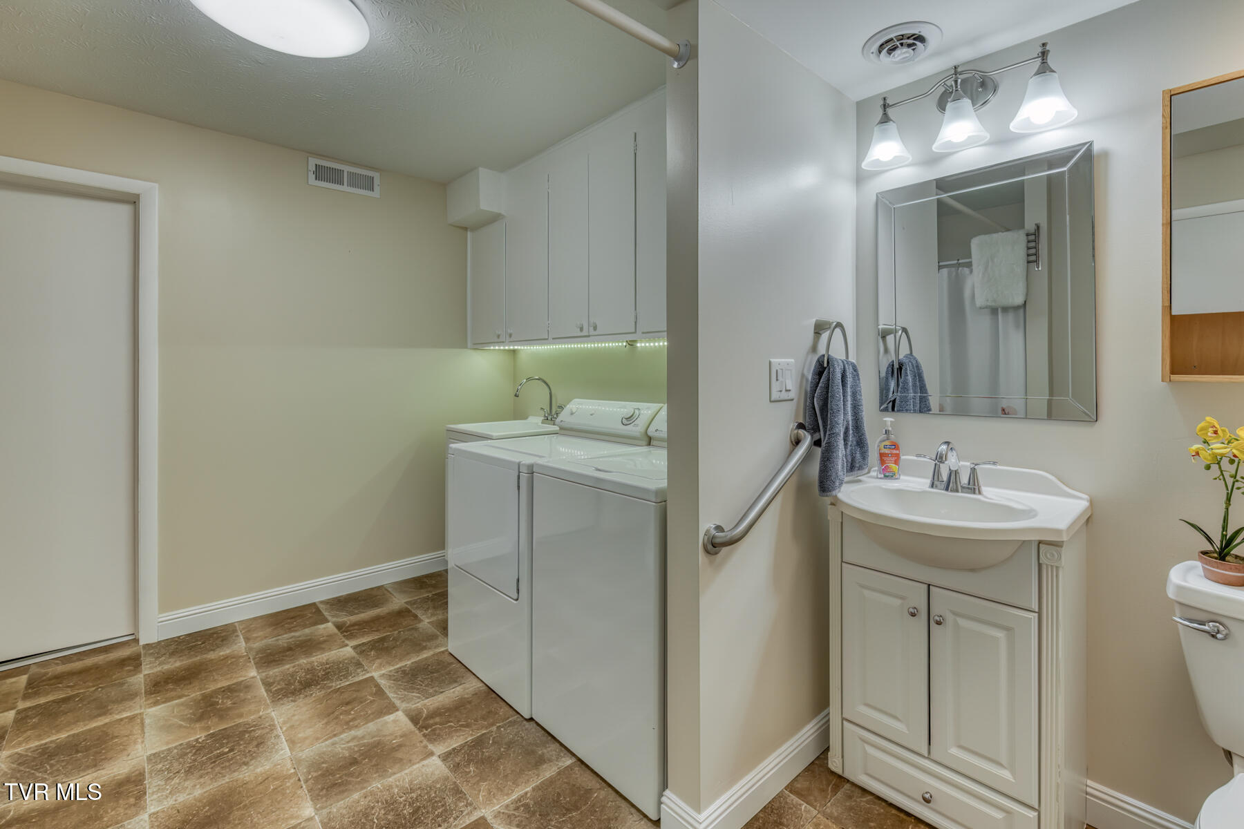 2532 Essex Drive, Kingsport, Tennessee image 44