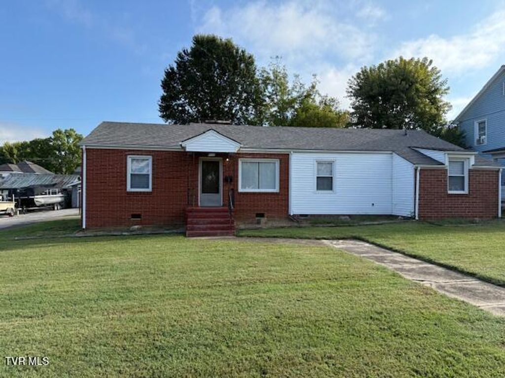 Photo of 229 1st Street, Erwin, TN 37650 (MLS # 9986344)