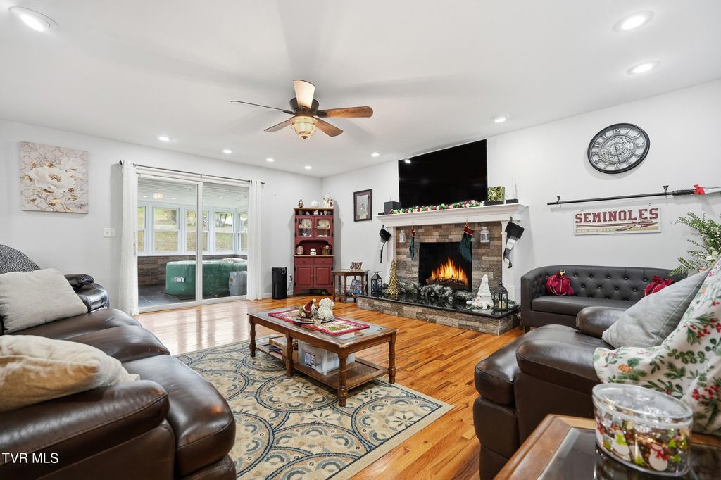 Photo of 270 Bogey Drive, Abingdon, VA 24211 (MLS # 9988516)