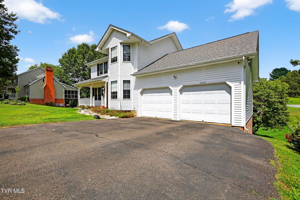 Photo of 19025 Essex Drive, Abingdon, VA 24211 (MLS # 9984661)