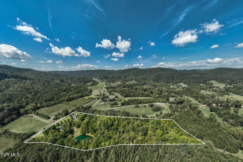 Photo of 607 Choptack Road, Rogersville, TN 37857 (MLS # 9990182)