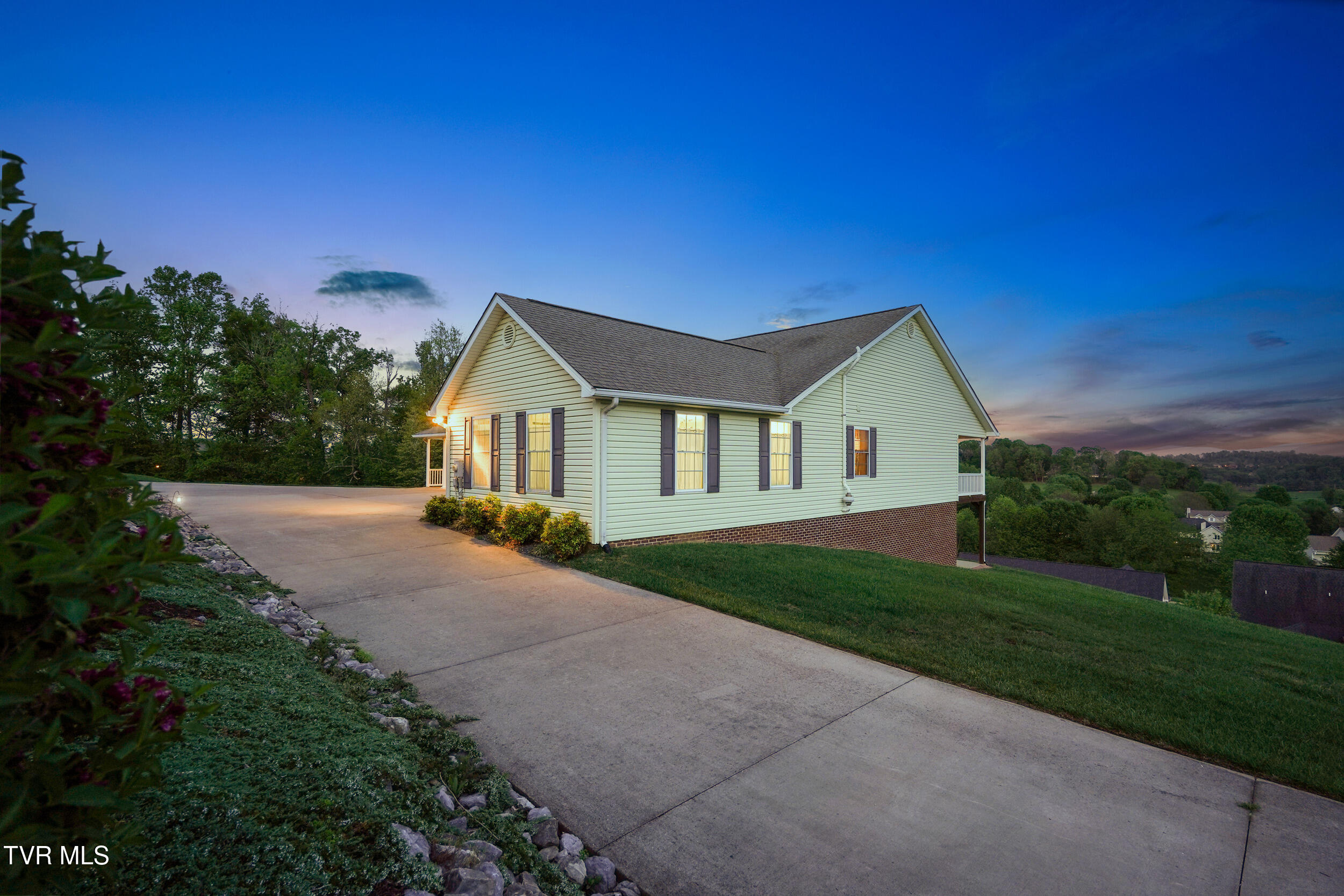304 Michaels Ridge Boulevard, Johnson City, Tennessee image 43