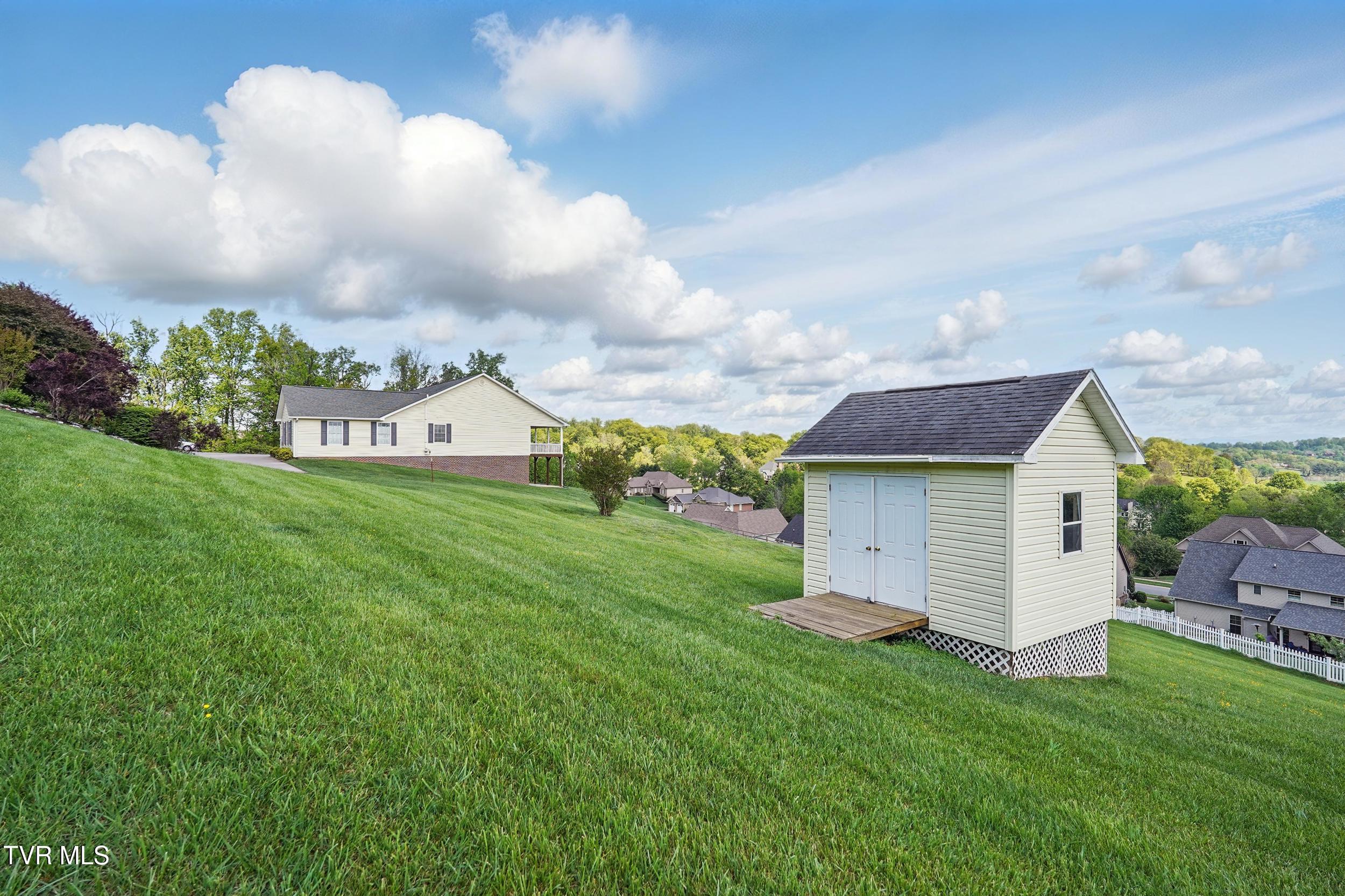 304 Michaels Ridge Boulevard, Johnson City, Tennessee image 31