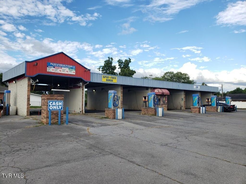 Photo of 2400 Center Street, Kingsport, TN 37664 (MLS # 9984556)