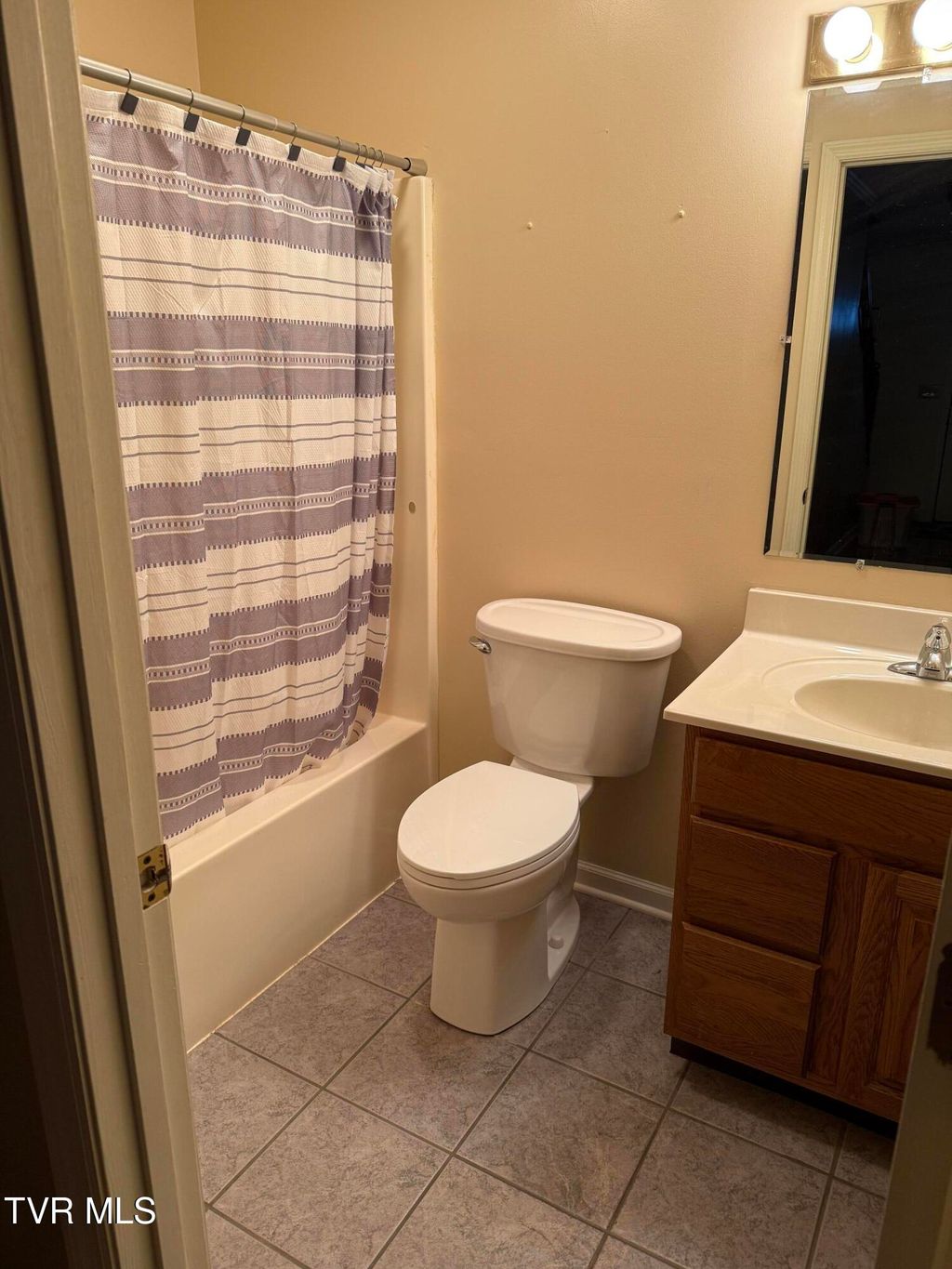 Photo of 802 Cambridgeshire Court #802, Gray, TN 37615 (MLS # 9990111)