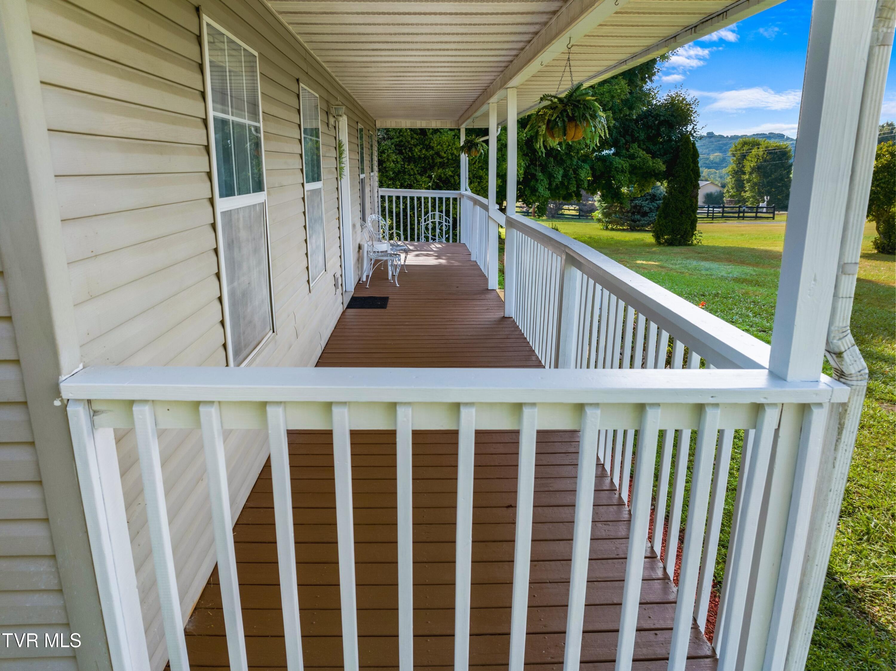 665 Ross Drive Drive, Dandridge, Tennessee image 5
