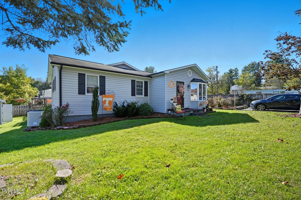 Photo of 208 Grandview Drive, Wise, VA 24293 (MLS # 9986892)