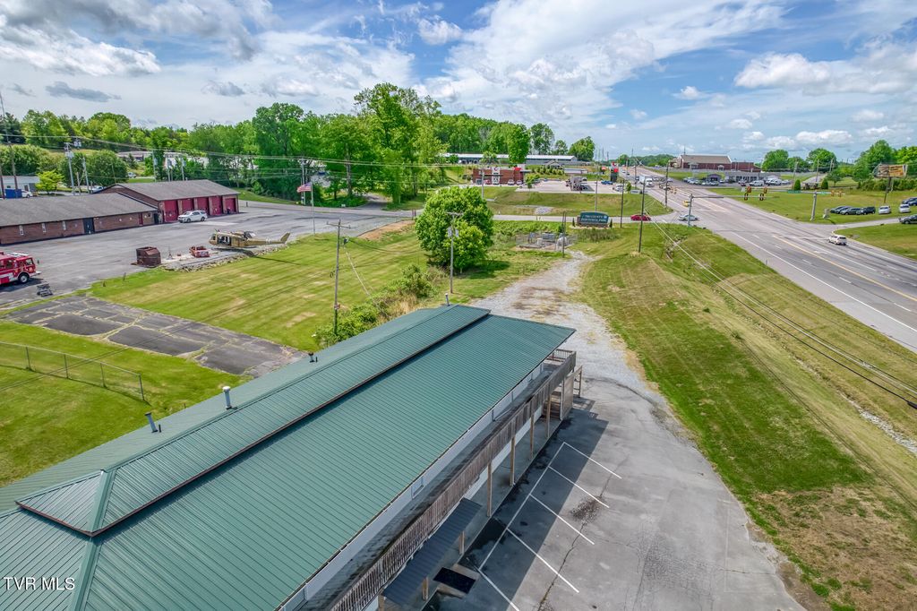 Photo of 5725 Highway 11e, Piney Flats, TN 37686 (MLS # 9995161)