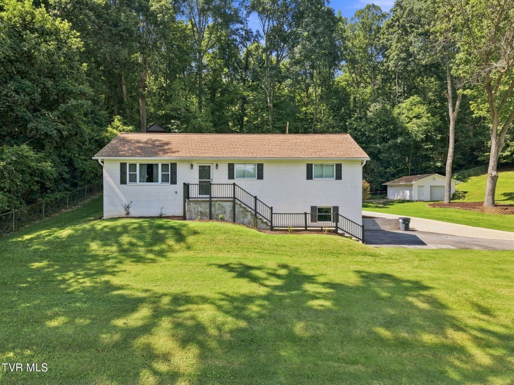 Photo of 4514 Harbor Drive, Kingsport, TN 37664 (MLS # 10000119)