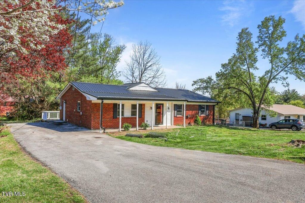 Photo of 146 Circleview Drive, Johnson City, TN 37615 (MLS # 9993704)