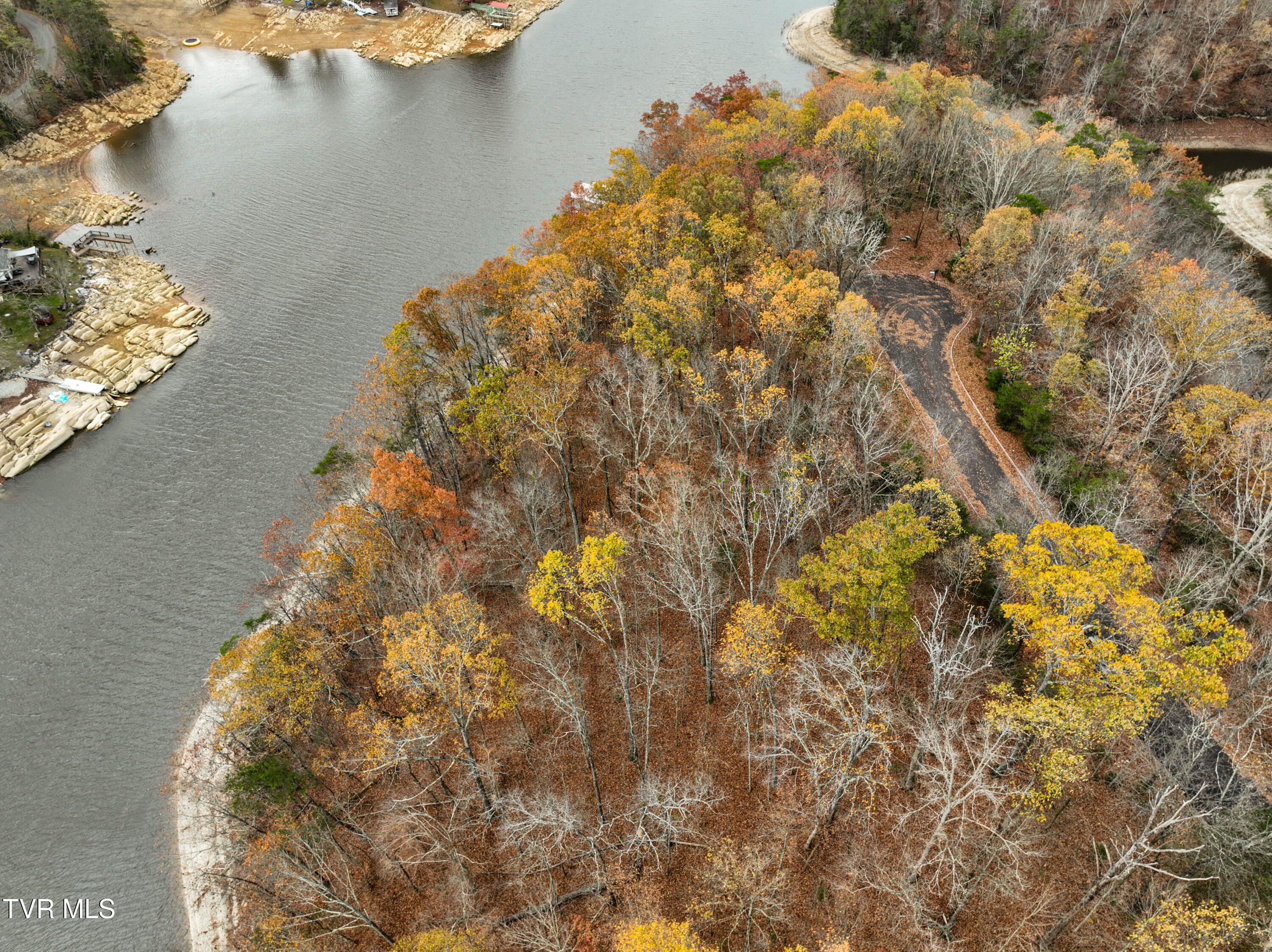 121 Pointe Drive, Piney Flats, Tennessee image 8