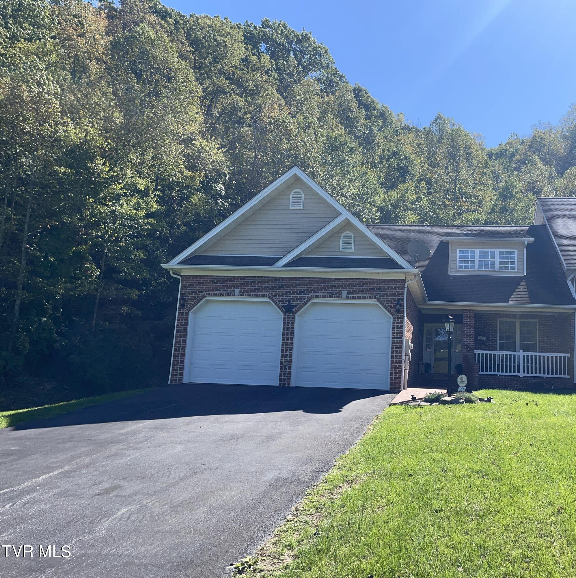 251 Cresswood Drive, Richlands, Virginia image 1