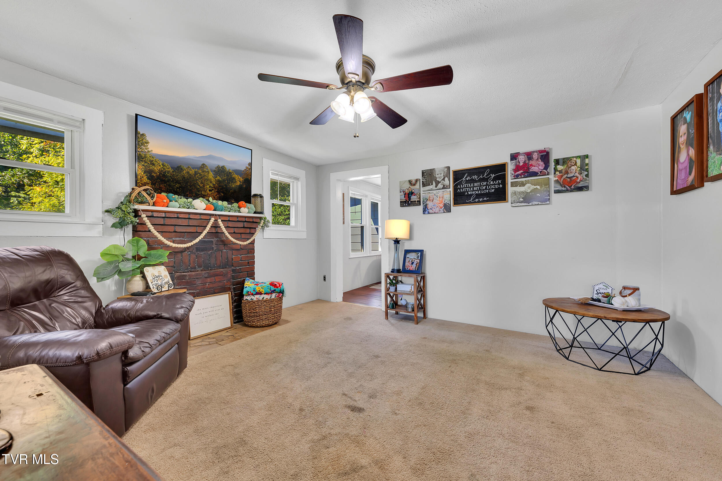 313 Richards Lane