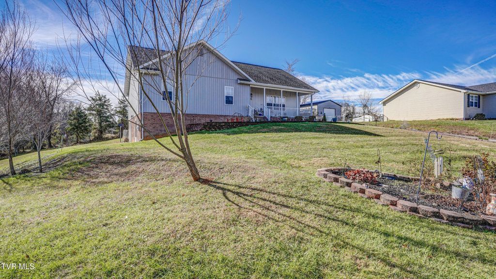 Photo of 212 Pine Bark Drive, Jonesborough, TN 37659 (MLS # 9988717)