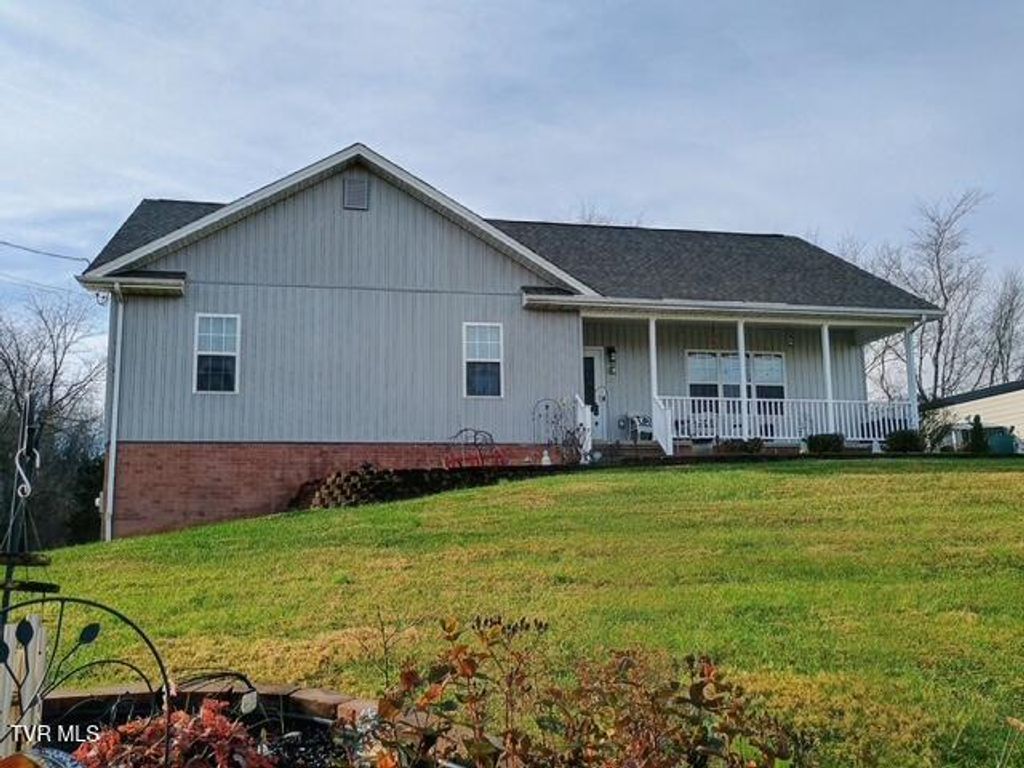 Photo of 212 Pine Bark Drive, Jonesborough, TN 37659 (MLS # 9988717)