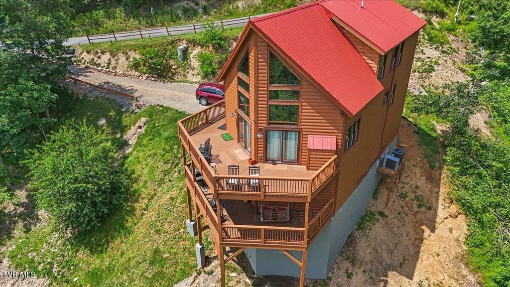 Photo of 4014 Callalantee Drive, Mountain City, TN 37683 (MLS # 9993243)