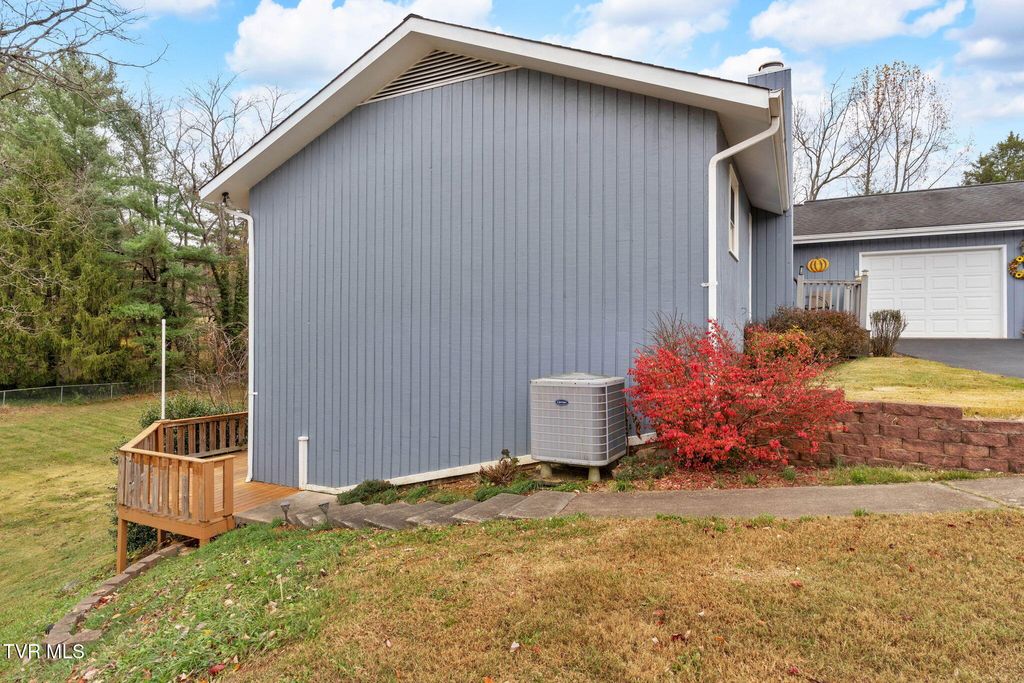 Photo of 117 Sandpiper Circle, Kingsport, TN 37663 (MLS # 9988192)