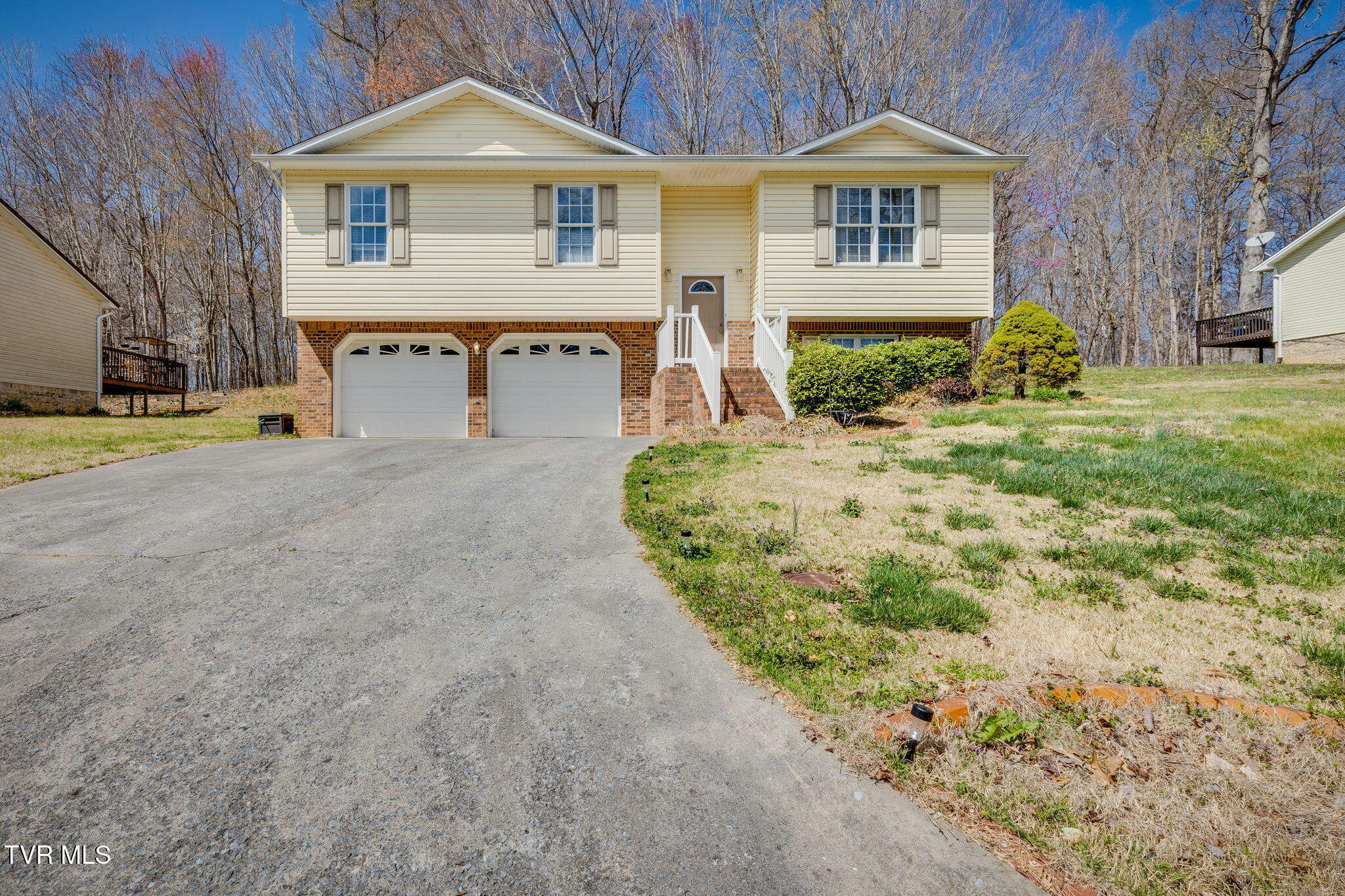 516 Old Village Court, Church Hill, Tennessee image 2
