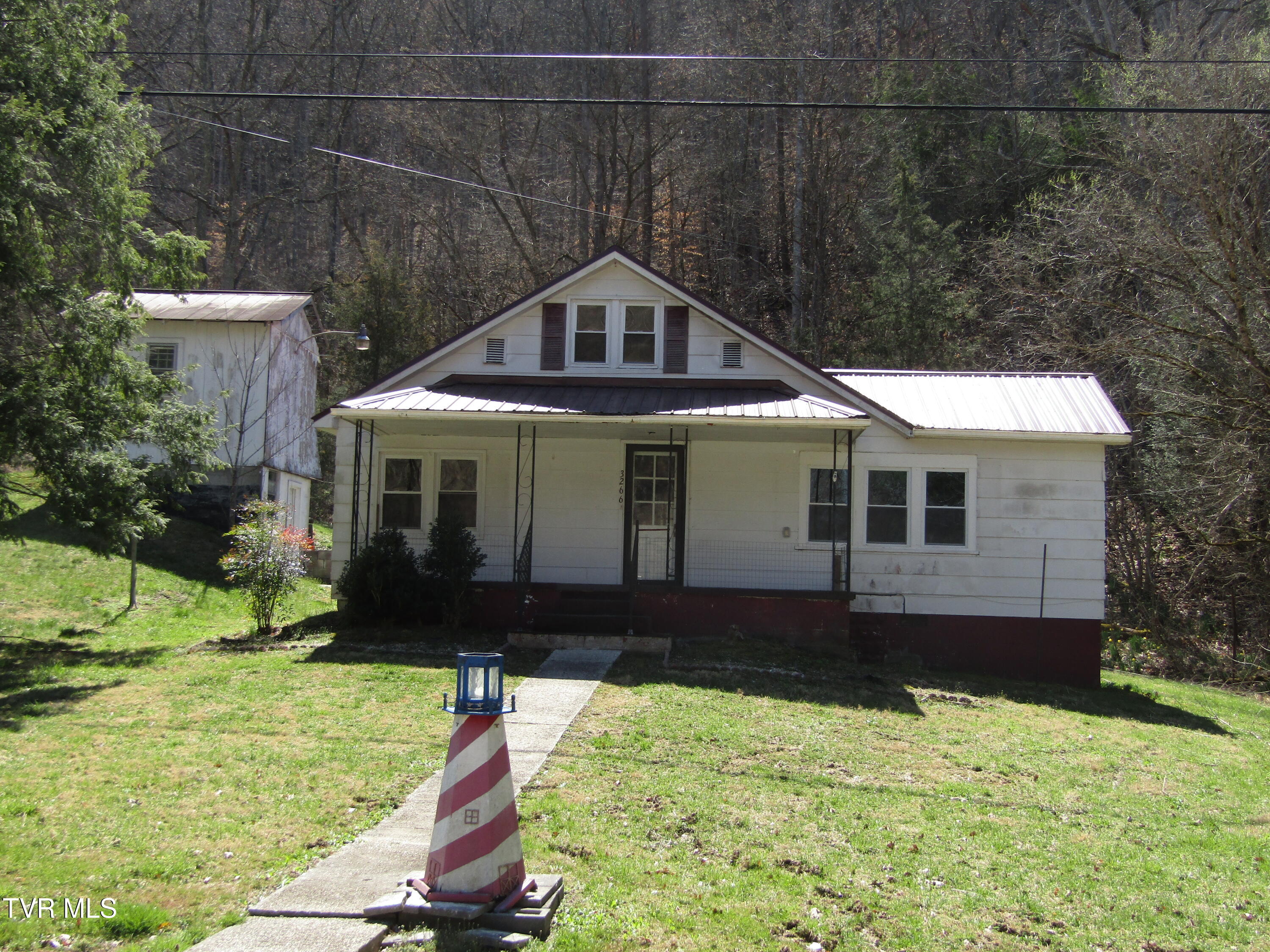 3266 Kyles Highway, Kyles Ford, Tennessee image 2