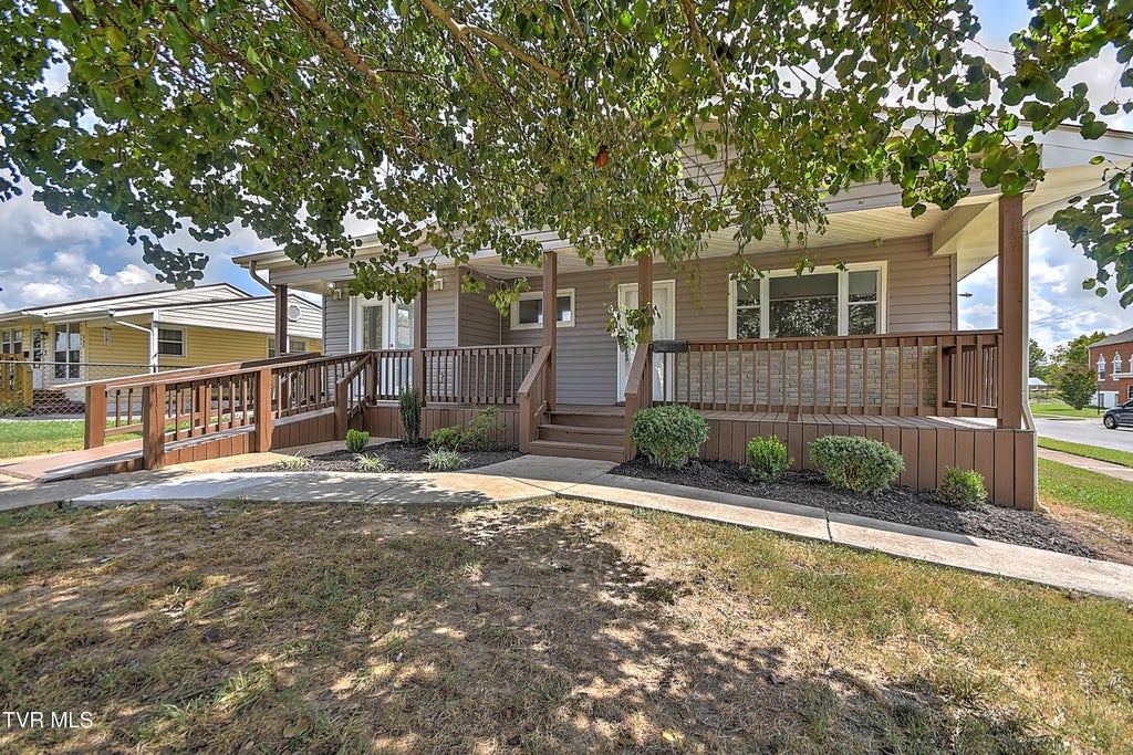 Photo of 244 Dunbar Street, Kingsport, TN 37660 (MLS # 10000911)