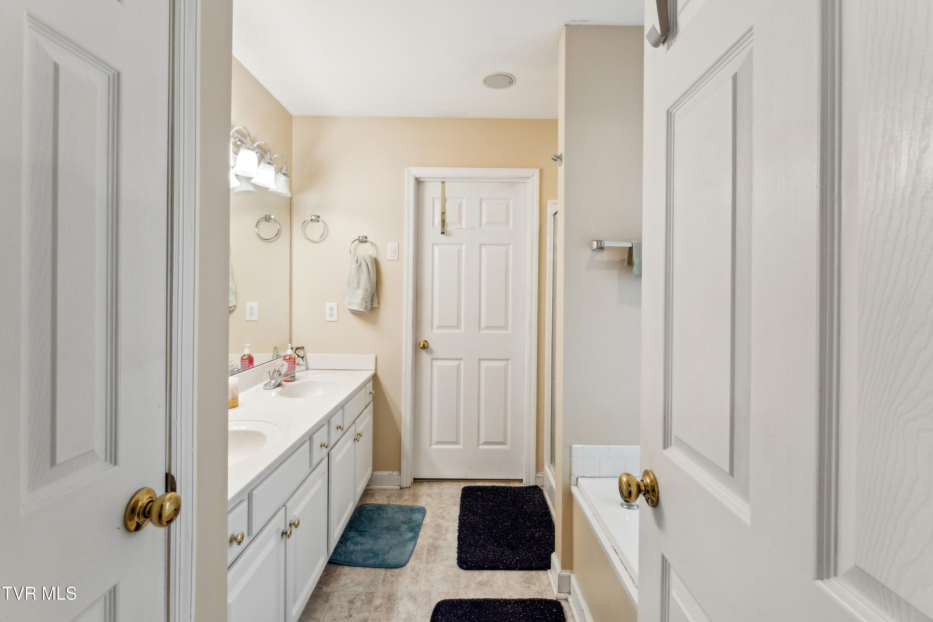 1402 Lake Ridge Square, Johnson City, Tennessee image 32