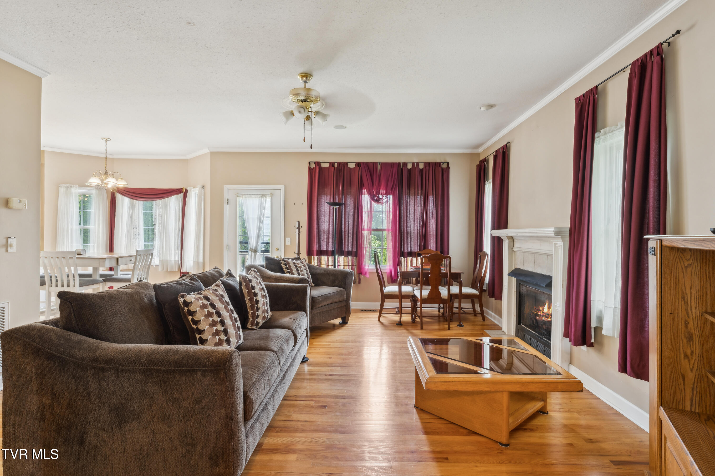 1402 Lake Ridge Square, Johnson City, Tennessee image 17