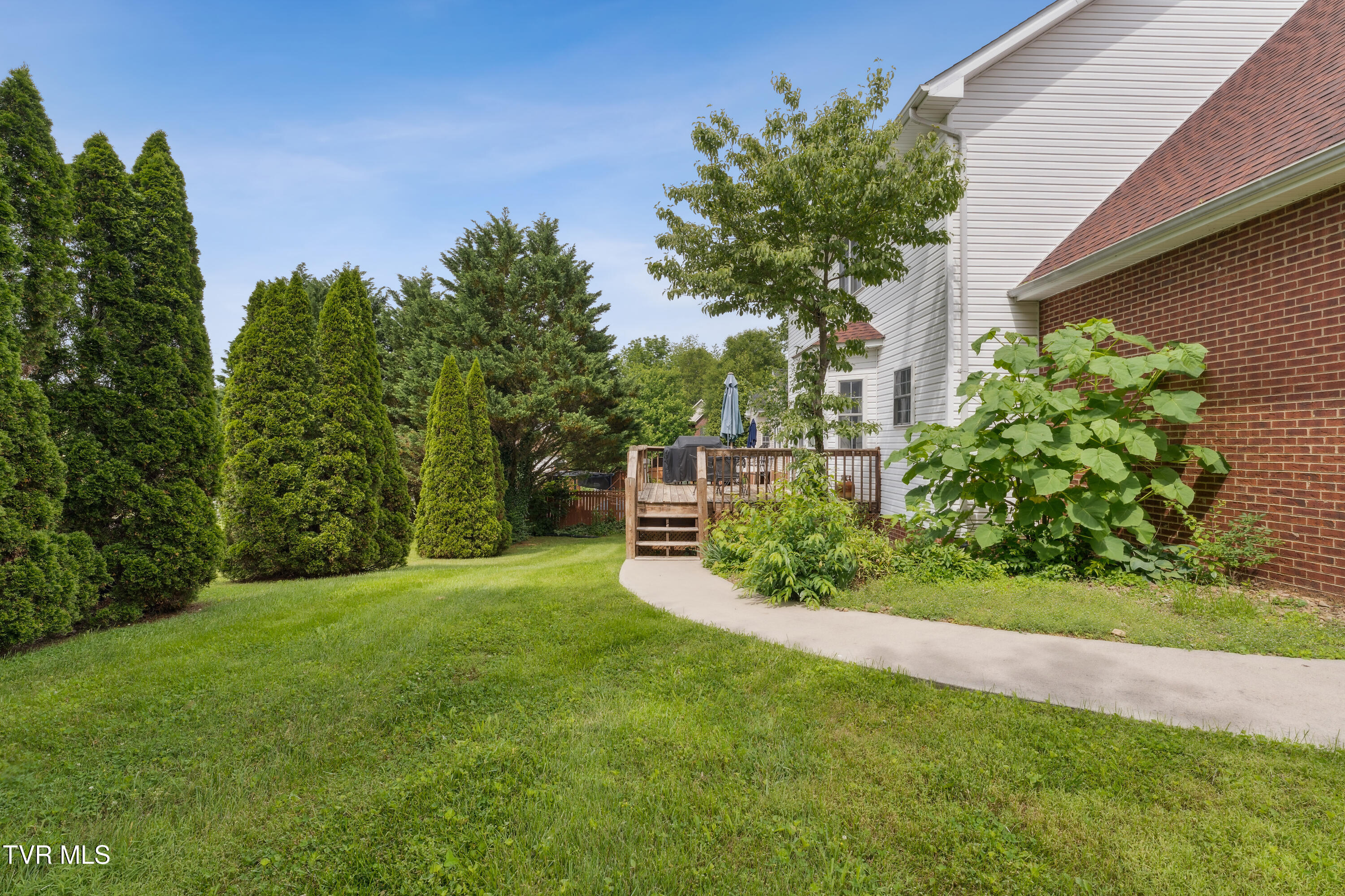 1402 Lake Ridge Square, Johnson City, Tennessee image 6